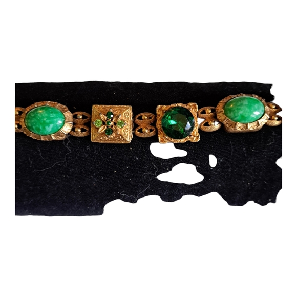 Vintage Victorian Revival Emerald Green Glass Cabochon & Gold Bracelet - Picture 3 of 8